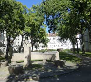 Hueber-Hof - Denkmal für Anton Hueber