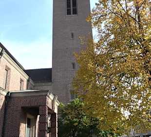 Kath. Pfarrkirche St. Petrus Canisius