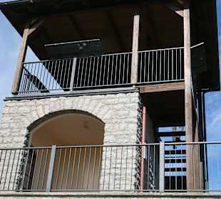 Der Aussichtsturm in den Sommeracher Weinbergen