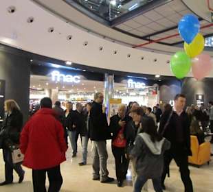 Interior del centro comercial