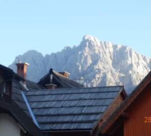 Widok z deptaka na Alpy Julijskie