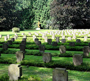 Soldatengräber auf dem Stadtfriedhof