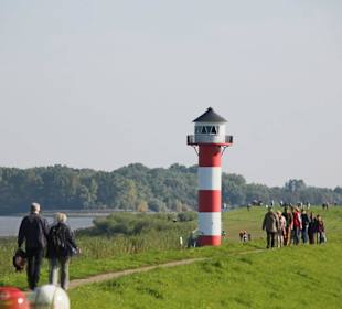 Leuchtturm auf dem Deich