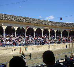 Arena im spanischen Teil des Parks