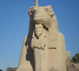 Steinstatue im Tal der Könige