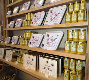 Auslage im Les Calissons du Roy René