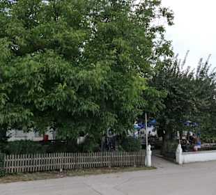 Zugang über den Biergarten
