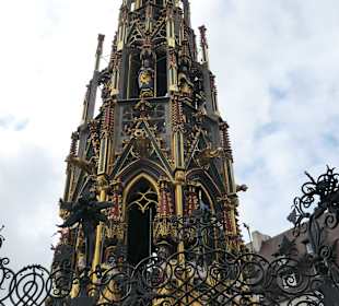 Der Schöne Brunnen am Nürnberger Hauptmarkt