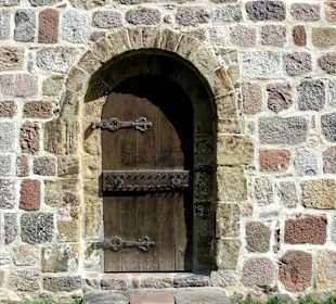 Tür zum Seitenschiff