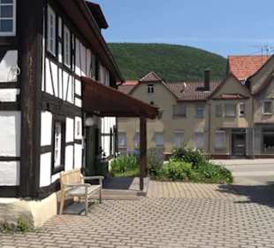 Wohnhaus und Arztpraxis