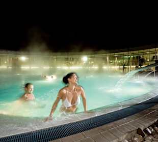 Therme Geinberg Nachtansicht