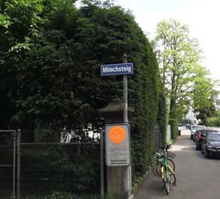 Heimatschutzzentrum in der Villa Patumbah