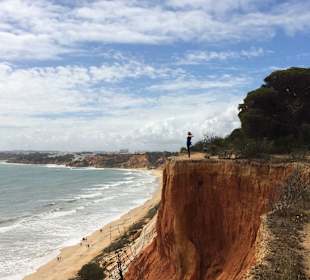 Die Klippen des Praia da Falésia