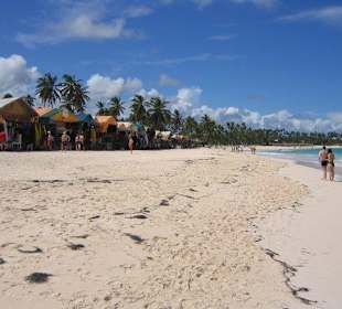 Buden am Strand von Bavaro