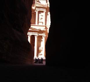 Blick aus dem Sik auf Khazne morgens um 9.00