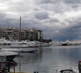 2 Min. zu Fuß ist der Hafen