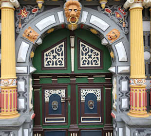 Schmucktor in der Nordfassade