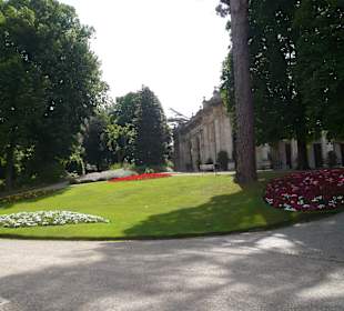 Ein Teil des wunderschönen Parks von der Therme
