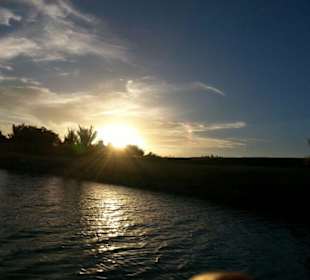 Sonnenuntergang bei der Lagunenfahrt