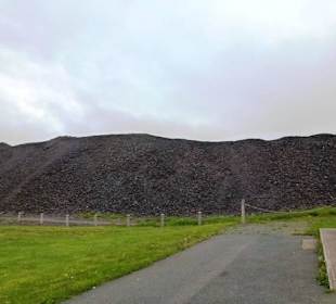 Von KIndern aussortiertes taubes Gestein