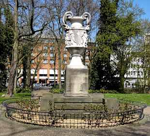 Die Steinhäuser Vase in den Wallanlagen