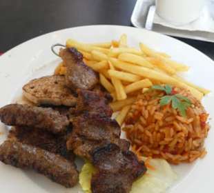 Zum Abendessen auf der Terrasse vom Piran