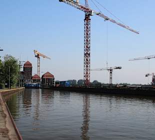 Schachtschleuse und Baustelle neue Weserschleuse