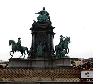 Maria Theresia Statue