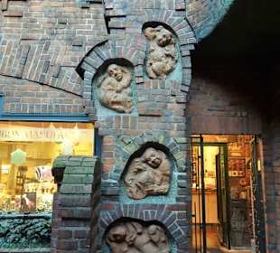 Der "Sieben-Faulen-Brunnen" der Böttcherstraße