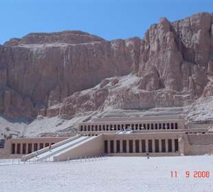 Blick auf den Hatschepsut-Tempel