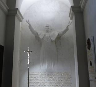 Relief von Papst Johannes Paul II. in Heilig-Kreuz