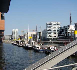 Im Traditionsschiffhafen von Hamburg