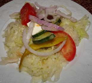 Beilagensalat im Restaurant Santorini
