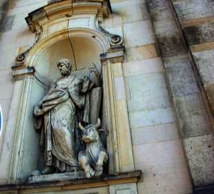 Prachtvolle Steinfiguren