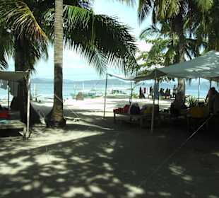 Hier stehen div. Zelte der div. Tour Veranstalter