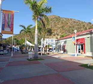 Geschäfte im Village