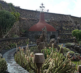 Weg durch den Garten