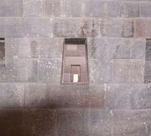 Trapezförmige Fensteröffnungen