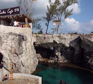 Klippenspringen am Ricks Café