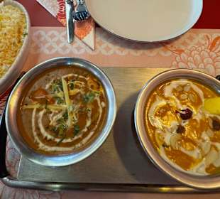 Chicken Dhansak (90) und Chicken Mango (89)