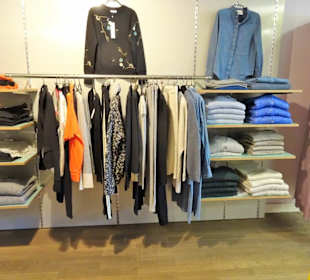 Rundgang durch die Verkaufsräume des Mohrenhauses