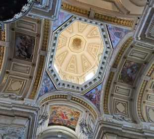 Blick in die Kuppel der Vierung