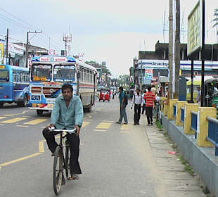 Neben dem Bus Bahnhof 