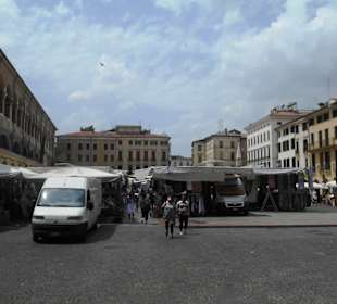 Piazza della Frutta