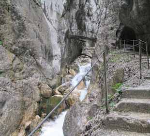 Wanderung durch die Höllentalklamm