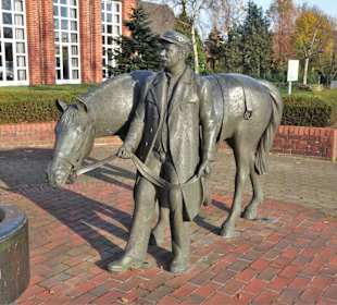 Ansichten des Pferdebrunnens in Langwedel