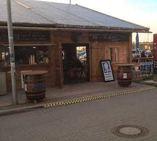 Cafe Haus direkt beim Ausgang