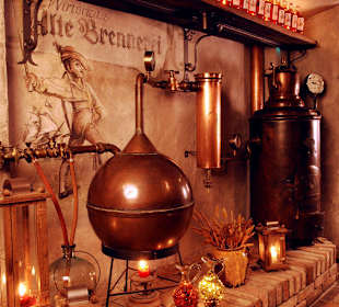 Unsere Kräuterfeuer werden nach altem Rezept ...