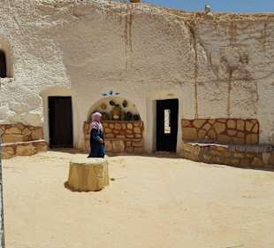 Hier lebt eine Familie