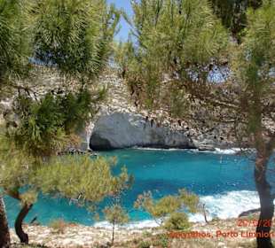 Blick über die Bucht von Porto Limnionas